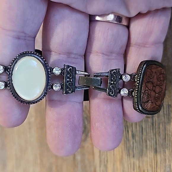 Vintage Engraved Wood and Opal Inset Bracelet Brass Hardware Retro Faux Stone - Picture 3 of 5